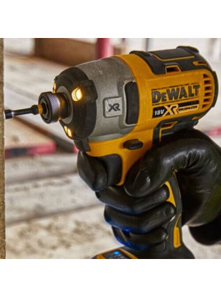 Шуруповерт аккумуляторный ударный DeWALT DCF888N